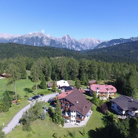 Landhaus Charlotte Am Geigenbuehel -Apartments Seefeld in Tirol Luaran gambar