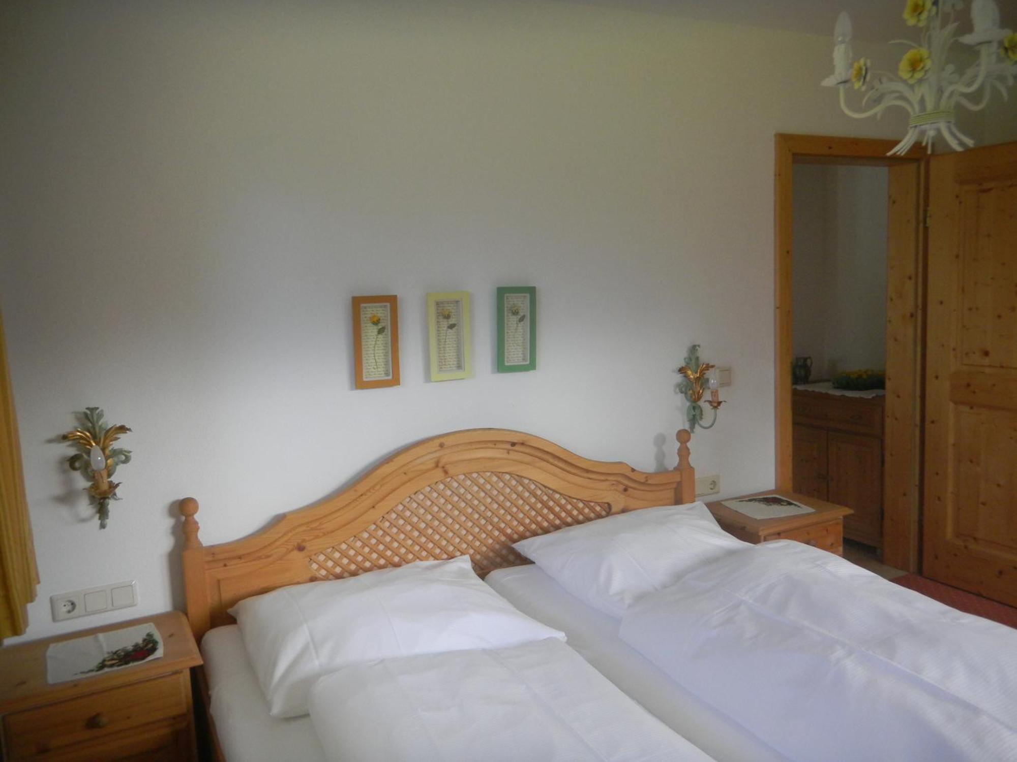 Landhaus Charlotte Am Geigenbuehel -Apartments Seefeld in Tirol Luaran gambar