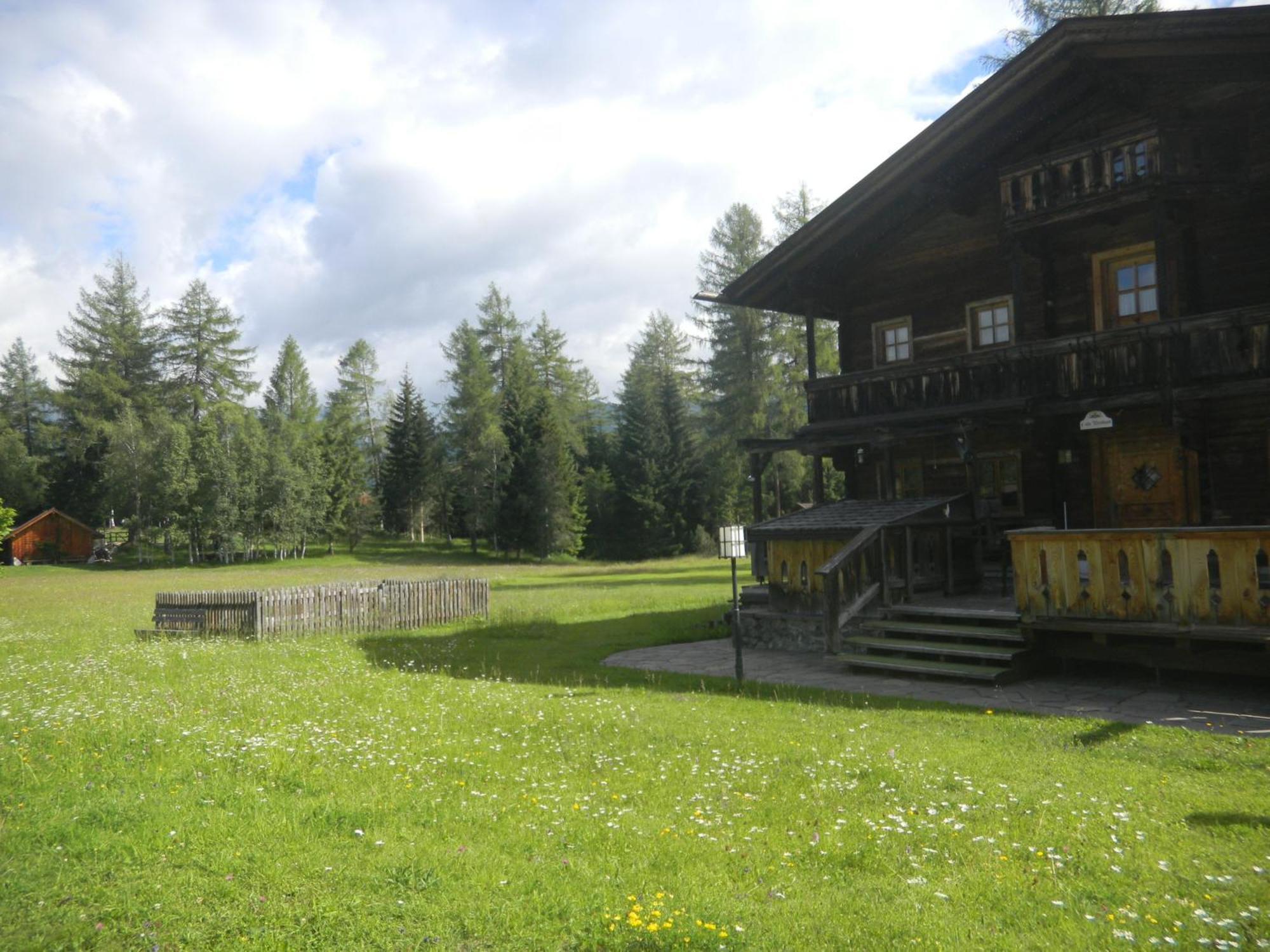 Landhaus Charlotte Am Geigenbuehel -Apartments Seefeld in Tirol Luaran gambar