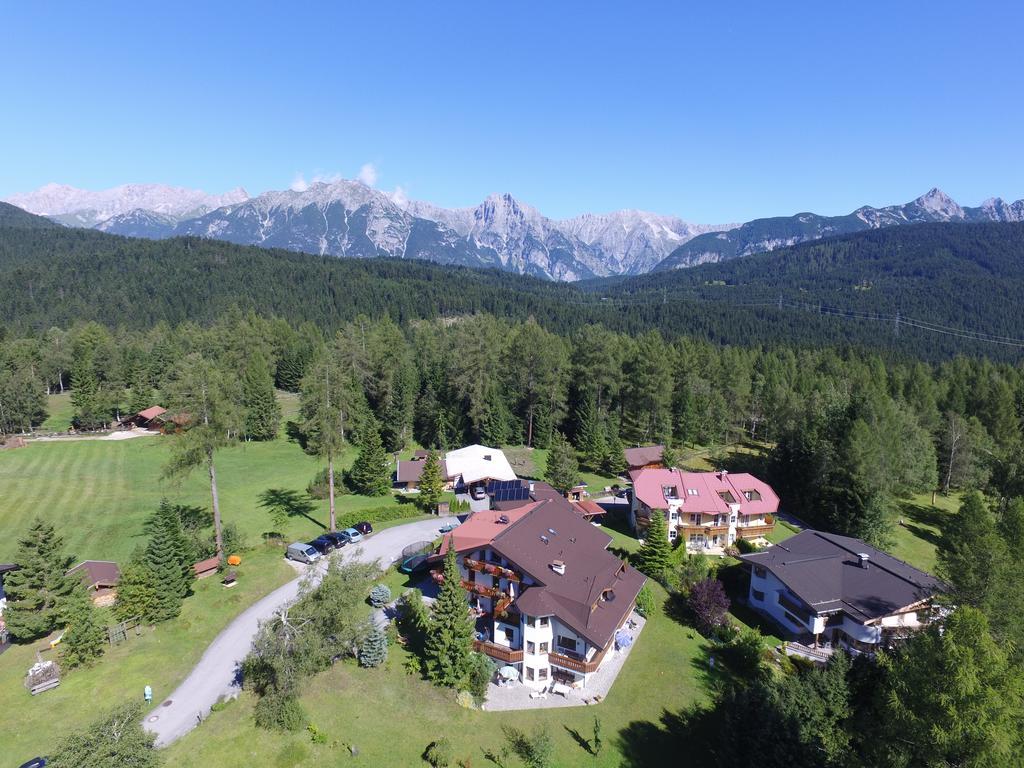Landhaus Charlotte Am Geigenbuehel -Apartments Seefeld in Tirol Luaran gambar