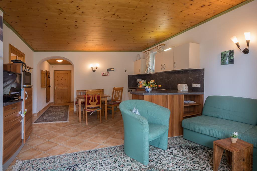 Landhaus Charlotte Am Geigenbuehel -Apartments Seefeld in Tirol Luaran gambar