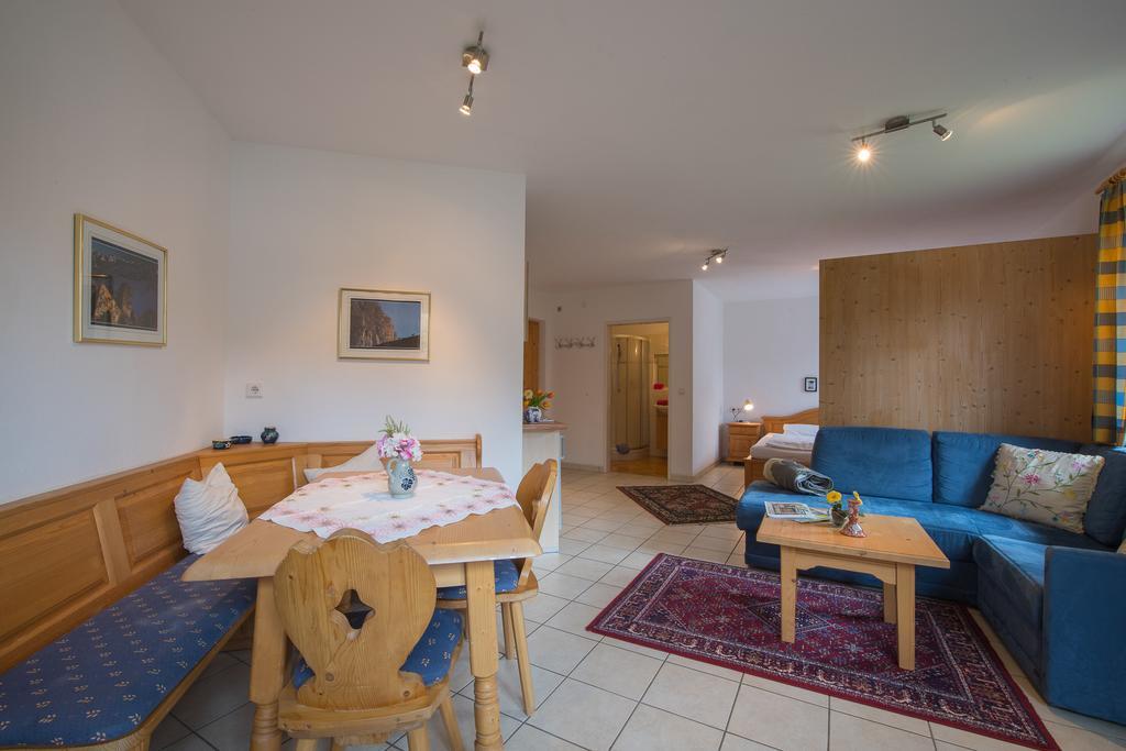 Landhaus Charlotte Am Geigenbuehel -Apartments Seefeld in Tirol Luaran gambar