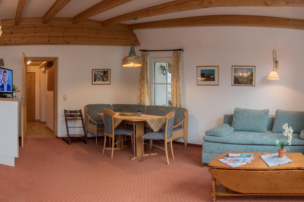 Landhaus Charlotte Am Geigenbuehel -Apartments Seefeld in Tirol Luaran gambar
