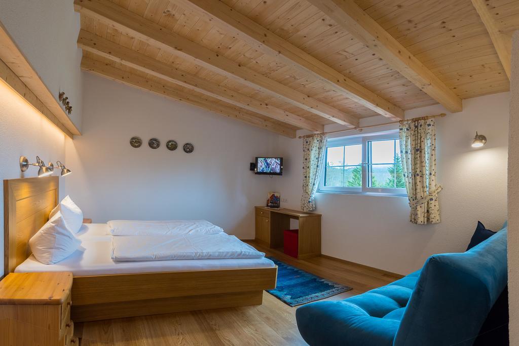 Landhaus Charlotte Am Geigenbuehel -Apartments Seefeld in Tirol Luaran gambar
