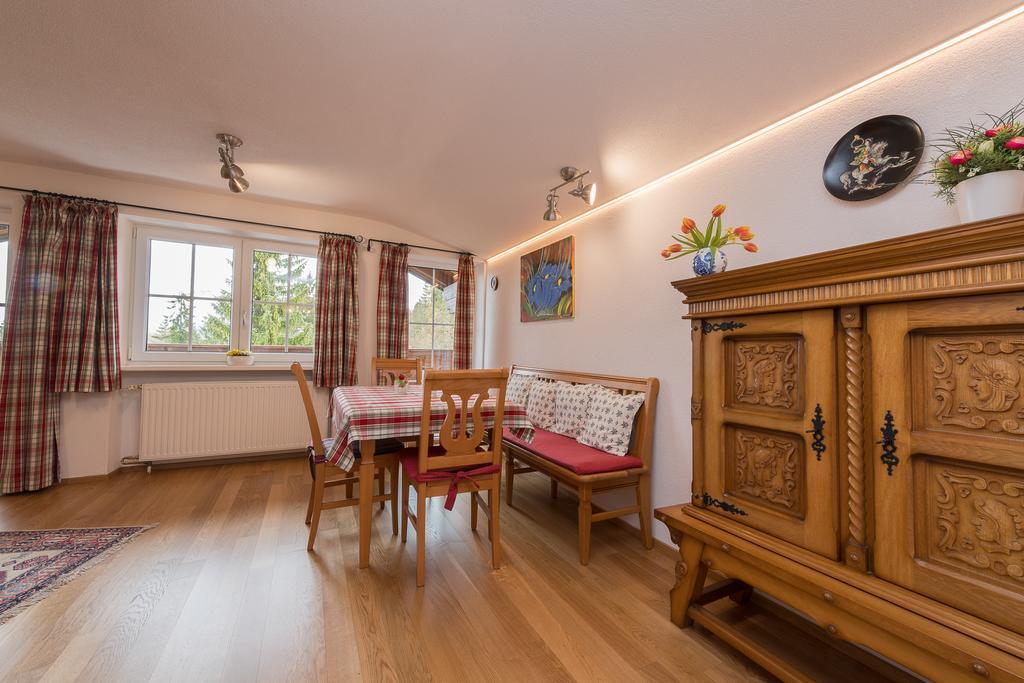 Landhaus Charlotte Am Geigenbuehel -Apartments Seefeld in Tirol Luaran gambar