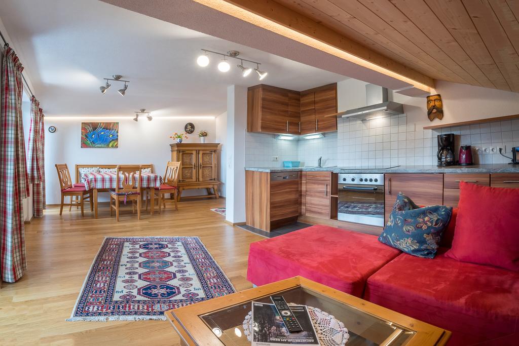 Landhaus Charlotte Am Geigenbuehel -Apartments Seefeld in Tirol Luaran gambar