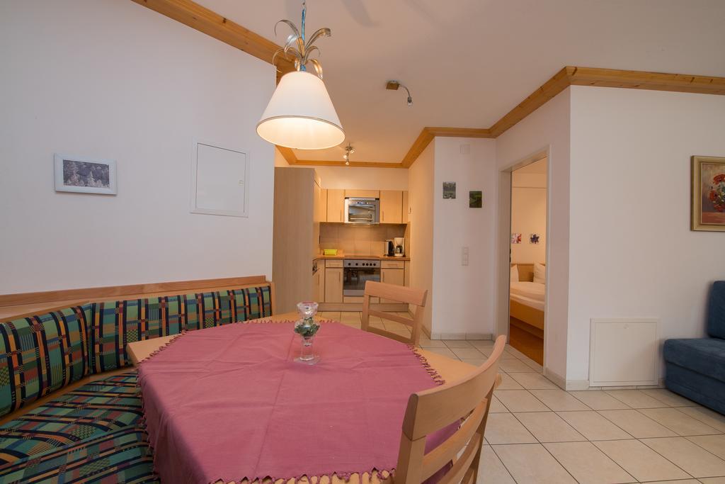 Landhaus Charlotte Am Geigenbuehel -Apartments Seefeld in Tirol Luaran gambar