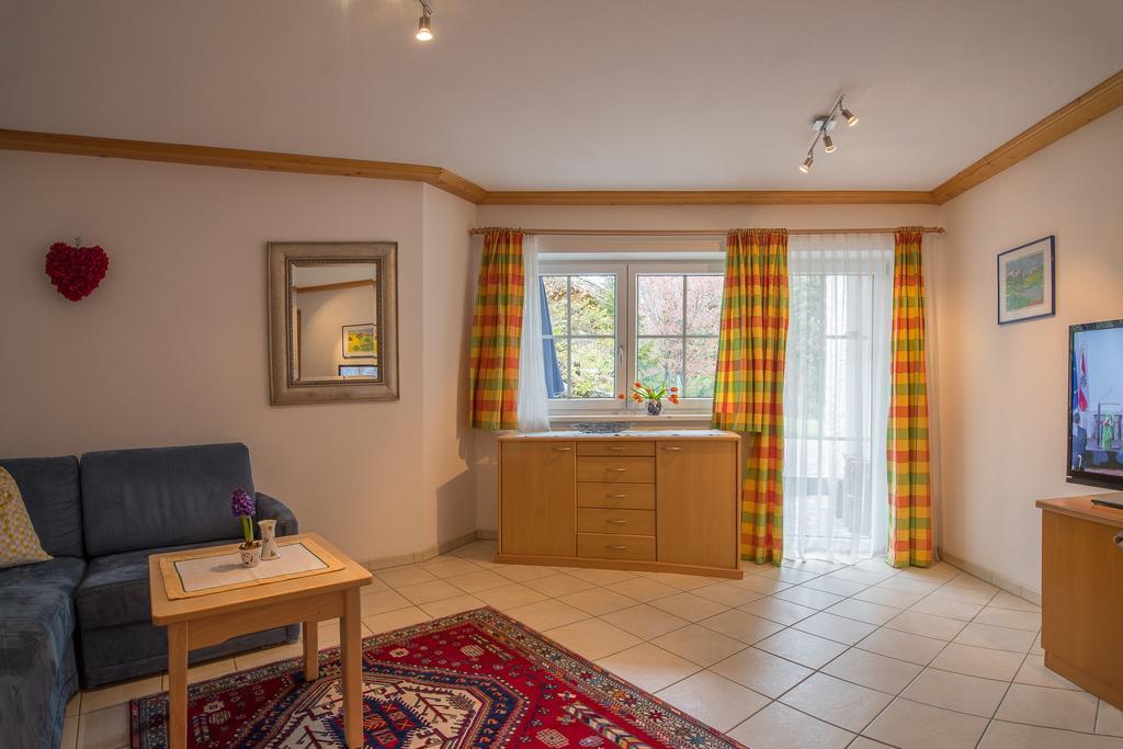 Landhaus Charlotte Am Geigenbuehel -Apartments Seefeld in Tirol Luaran gambar