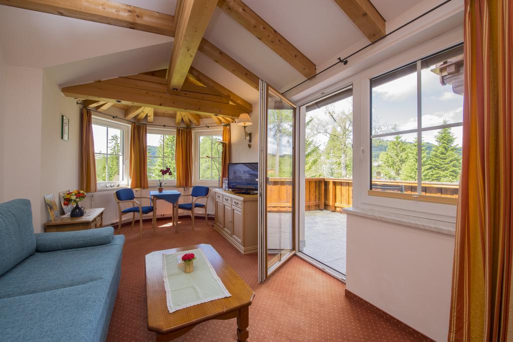 Landhaus Charlotte Am Geigenbuehel -Apartments Seefeld in Tirol Luaran gambar