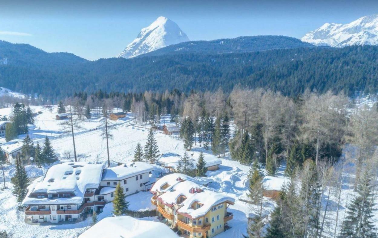 Landhaus Charlotte Am Geigenbuehel -Apartments Seefeld in Tirol Luaran gambar